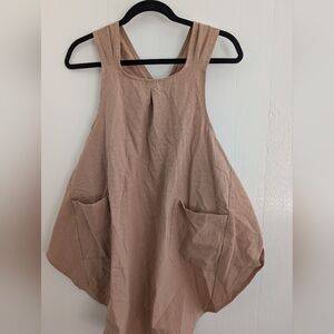 Bed Bath & Beyond Tan Kitchen Apron